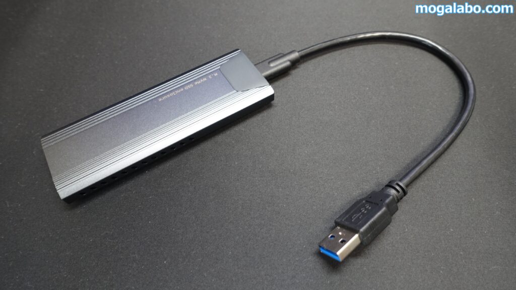 USBケーブルを接続したら、取り付けは完了
