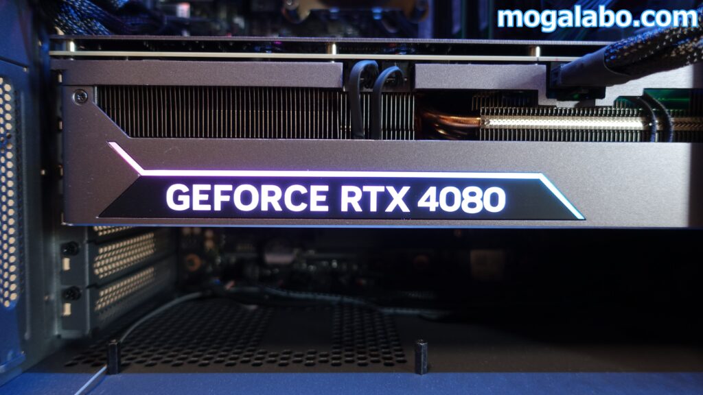 Geforce RTX 4080という文字が光る
