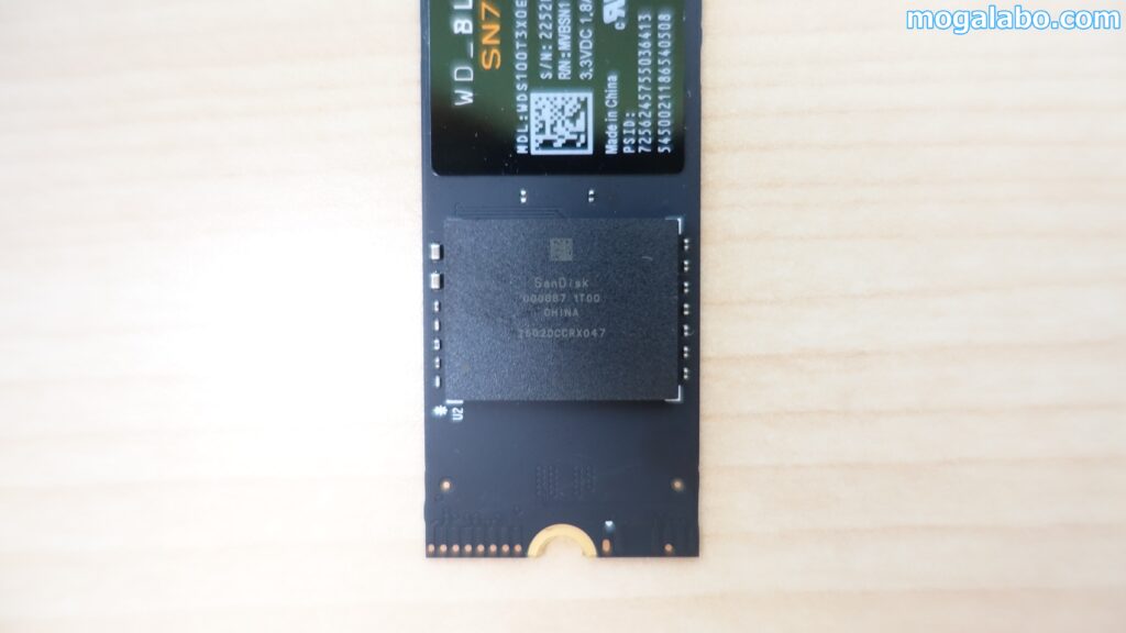 NANDチップもコントローラーと同じくSanDiskのチップを採用