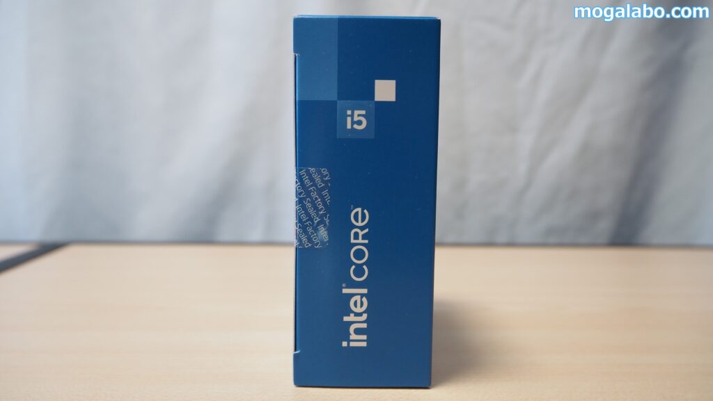 Core i5-14600KFのパッケージは薄い